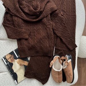 Elegant Brown Cable Women's
